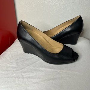 Naturalizer Open toe black wedges